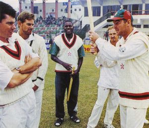 1998-99ء کی سیریز میں زمبابوے نے پاکستان کو پاکستان میں ایک-صفر سے شکست دی تھی (تصویر: AFP)