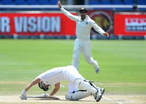 فتح سے محض 8 رنز کا فاصلہ ہونے کی وجہ سے شائقین کا عام تاثر یہ ہے کہ جنوبی افریقہ جھک گیا، لیکن بھارت کی کارکردگی پر بھی سوالیہ نشان اٹھتا ہے (تصویر: Getty Images)